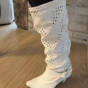 white leather slouch boots from Italy size 36